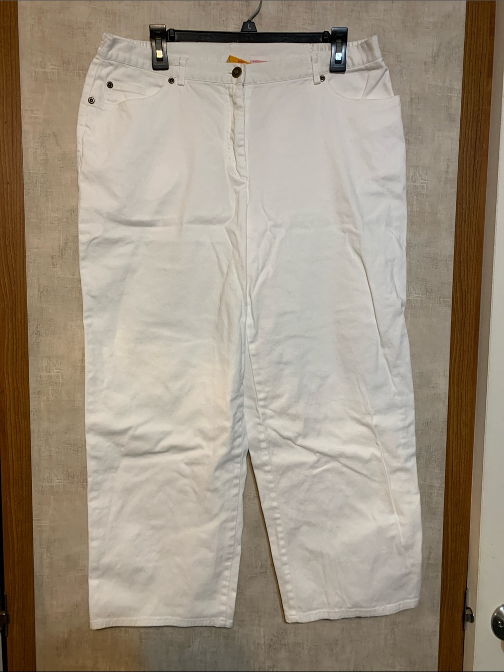 Ruby Rd. White Straight-Leg Women's pants size 14p